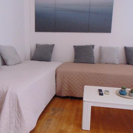 Lovely Equipped Apartment In Kallithea Atenas Exterior foto