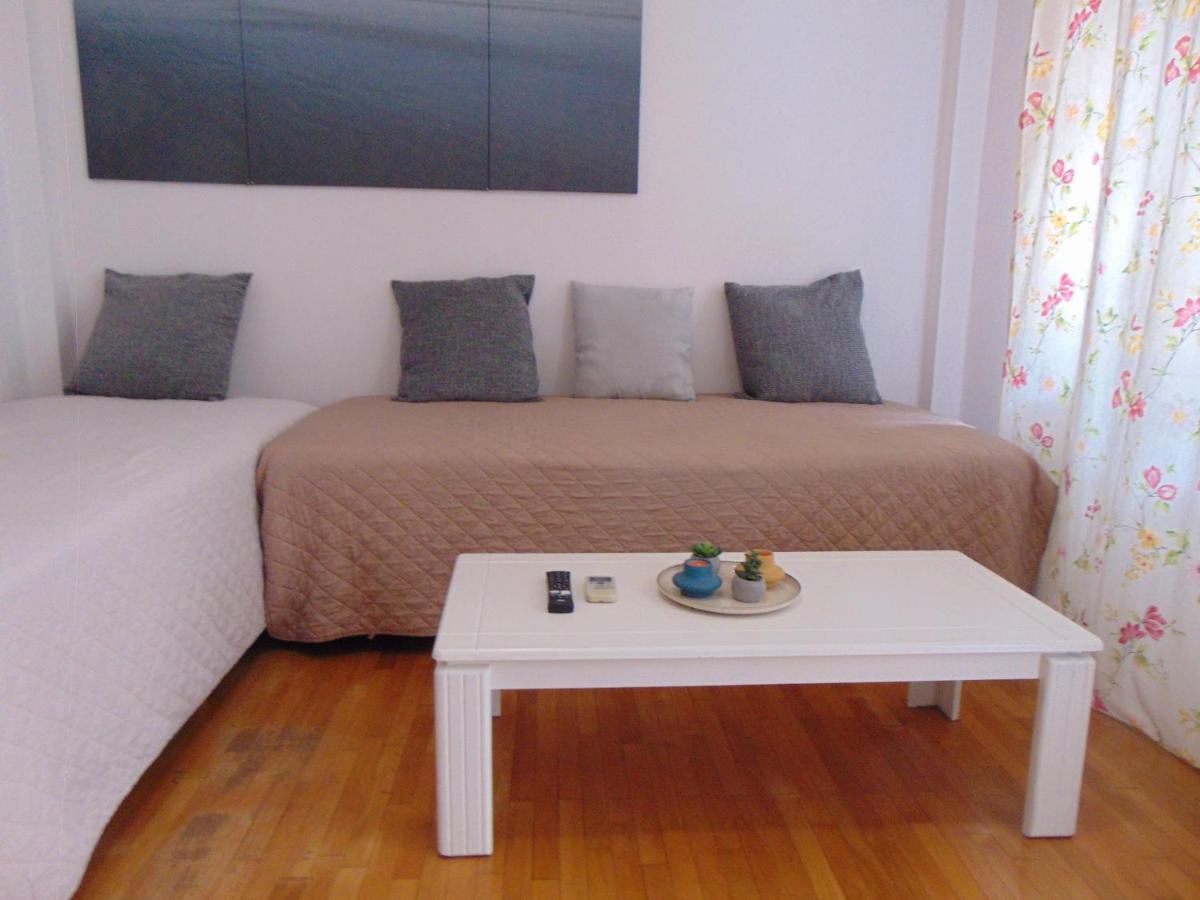 Lovely Equipped Apartment In Kallithea Atenas Exterior foto
